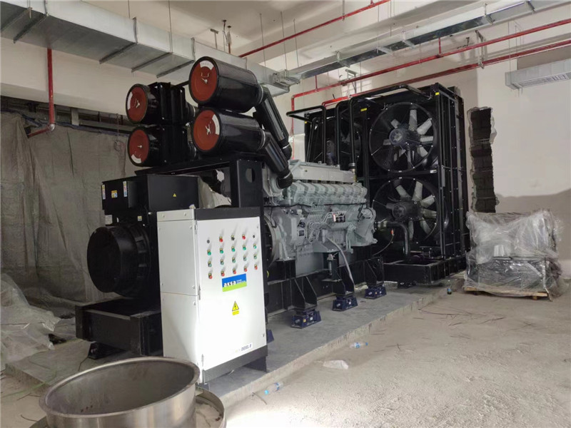 2000kw進口三(san)菱配斯坦(tǎn)福（雅柯斯(si)）柴油發電(dian)機組