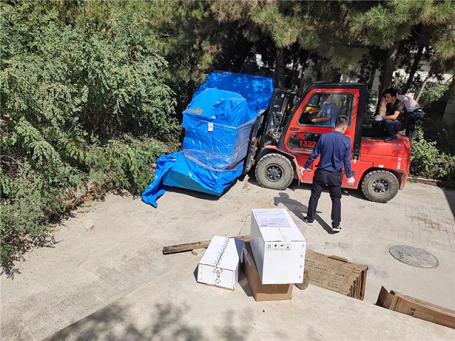 主用500kw濰(wei)柴電力原裝(zhuang)機為甘肅廣(guǎng)播電視局六(liù)八七台提供(gong)電力保障